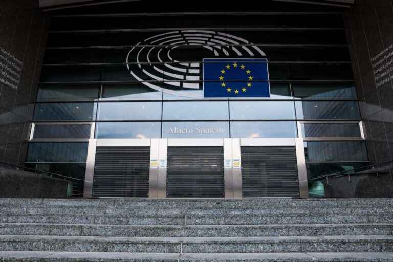 Eurodeputados querem definir violação na UE como ausência de consentimento