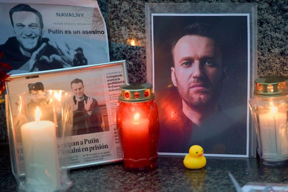 Navalny envenenado com toxina mortal encontrada em sapos-dardo sul-americanos