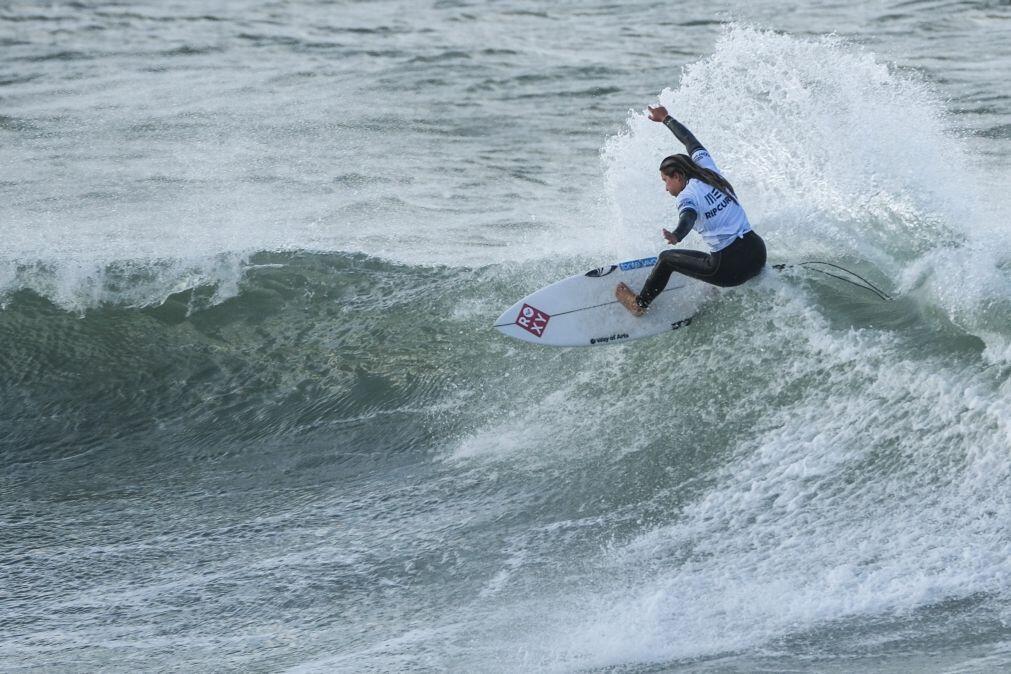 Francisca Veselko junta-se a Yolanda Hopkins na elite mundial de surf