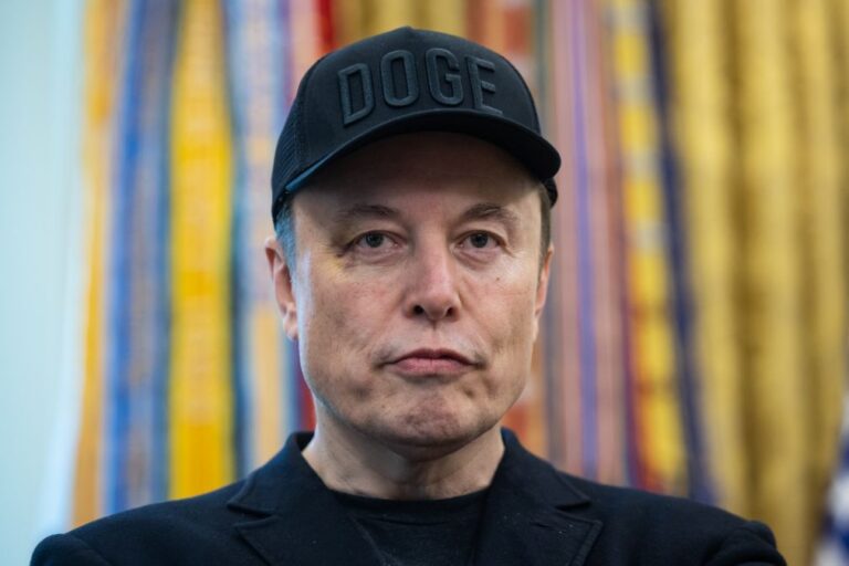 Musk diz que PM espanhol é um tirano por querer regular conteúdos de plataformas digitais