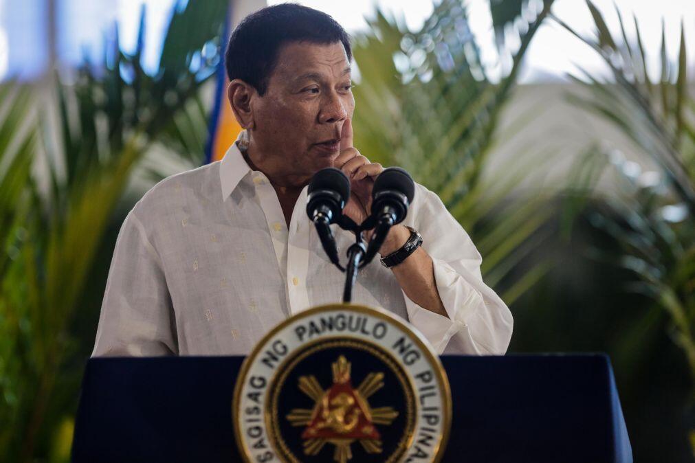 Tribunal internacional vai iniciar audições sobre crimes imputados a ex-Presidente filipino