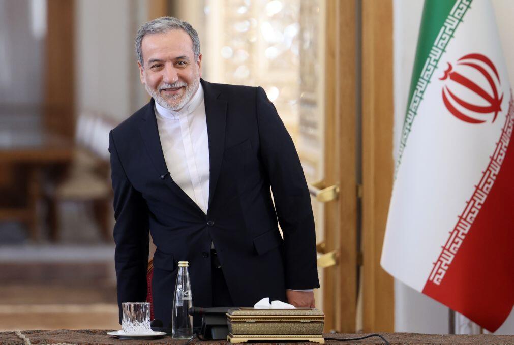 Autoridades norte-americanas e iranianas iniciam negociações sobre nuclear
