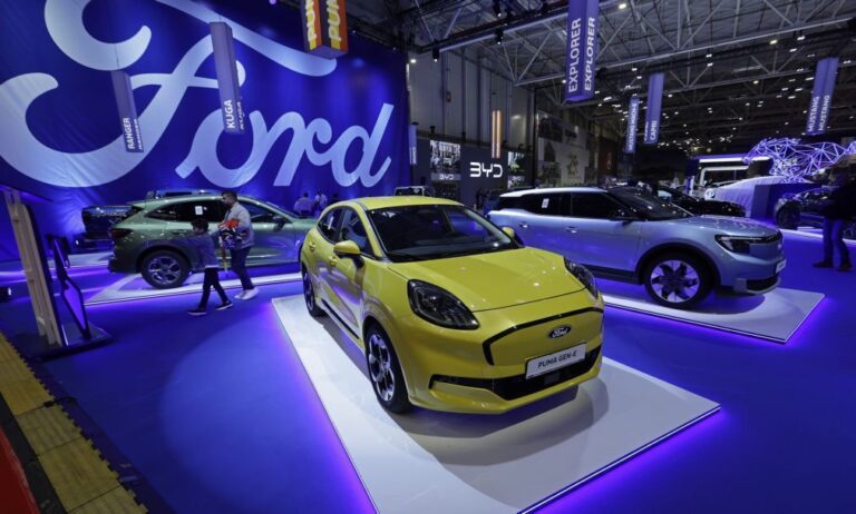 Ford perdeu mais de 8 mil milhõesde dólares no exercício de 2025