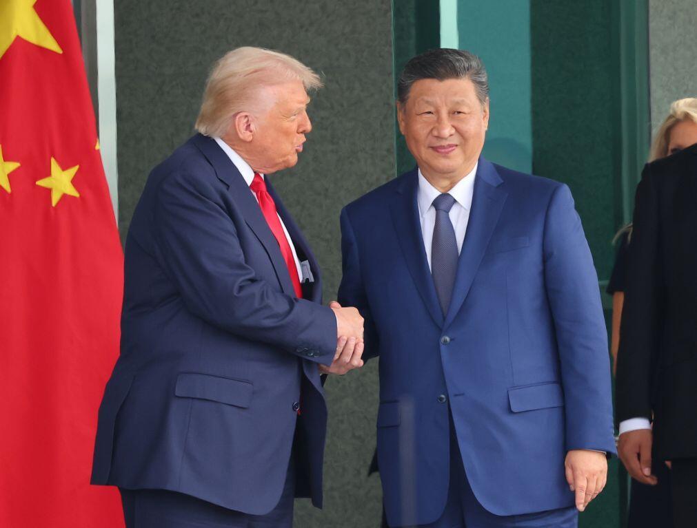 Trump e Xi conversam em chamada telefónica considerada muito positiva
