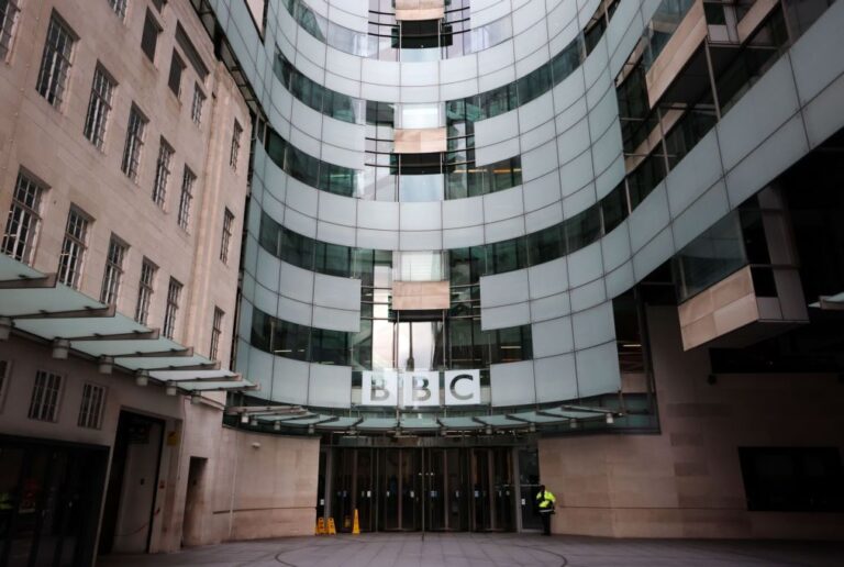 BBC anuncia cortes de 10% nos custos que podem reduzir trabalhadores e oferta
