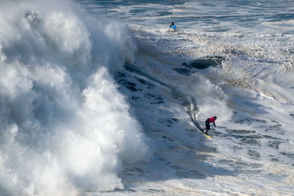 Nazaré suspende atividades ligadas ao mar