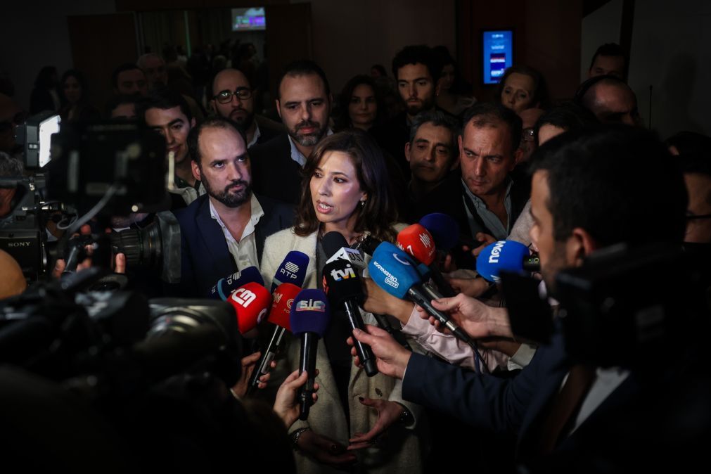 IL diz que saída da MAI peca por tardia e pede que Governo enfrente crise com competência