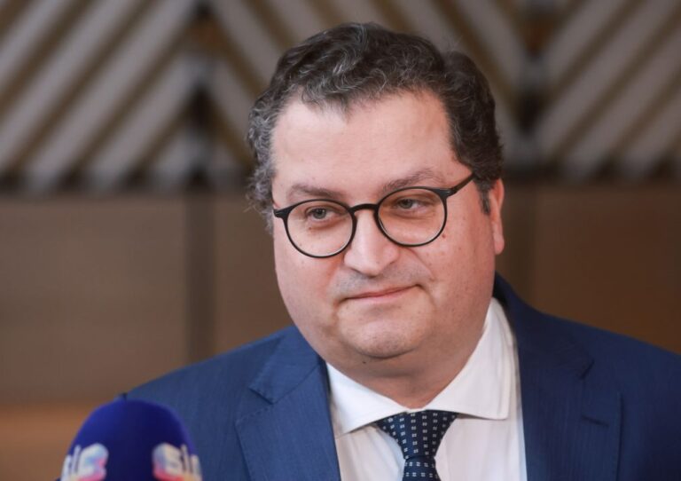 Ministro de Estado e das Finanças hospitalizado