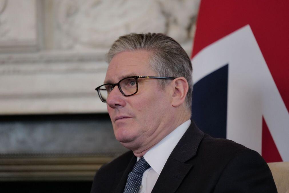 Reino Unido tem de “fazer mais” com UE em matéria de defesa comum – Starmer