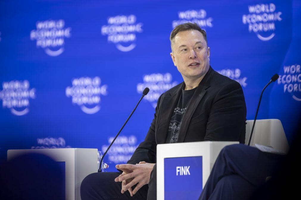 Justiça francesa quer ouvir Elon Musk em inquérito sobre pornografia na X