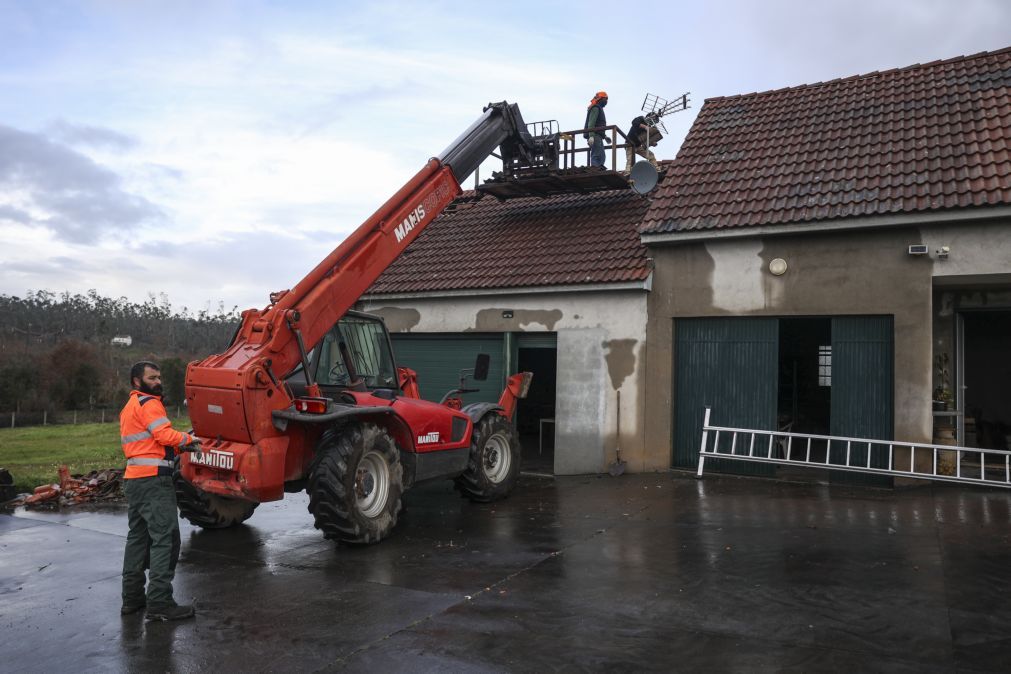 Chuva dificulta reparação de 1.100 telhados afetados em freguesia de Ourém