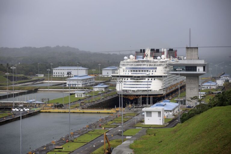 Anulação do Panamá de concessão portuária 