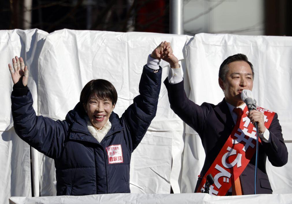 Japão: “Dama de ferro” procura mandato reforçado nas eleições de domingo