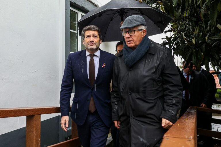 André Ventura diz que país parece que está 