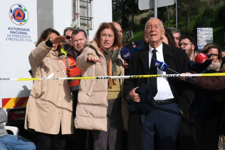 Marcelo promulga diploma que cria apoios sociais e 'lay-off' simplificado