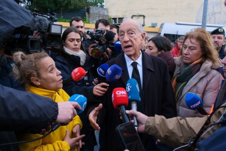 Marcelo adia visita a Madrid em decisão conjunta com Rei Felipe VI