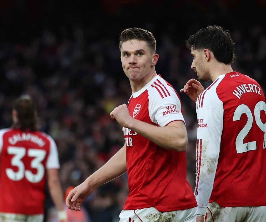Espírito Santo vence e Marco Silva perde, com líder Arsenal a reforçar liderança