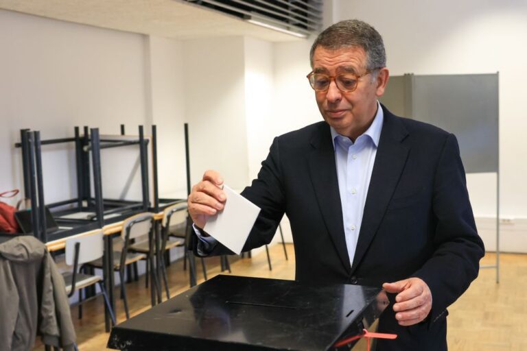 Seguro pede aos portugueses para irem votar e dizer 