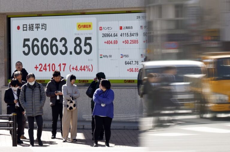 Bolsa de Tóquio regista recorde histórico e fecha com Nikkei a ganhar 3,89%