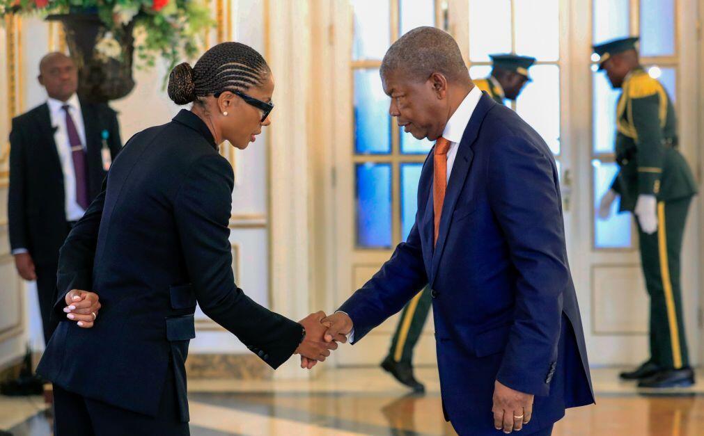 Angola luta para reaver dinheiro no exterior para construir mais escolas – PR