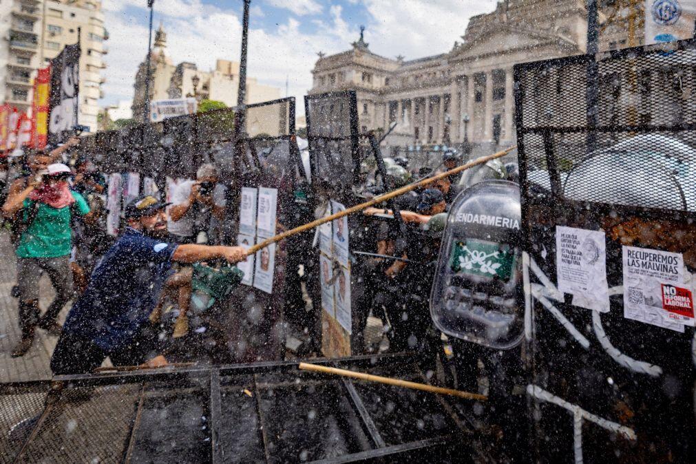 Começa na Argentina uma greve geral contra reformas laborais do Presidente Milei