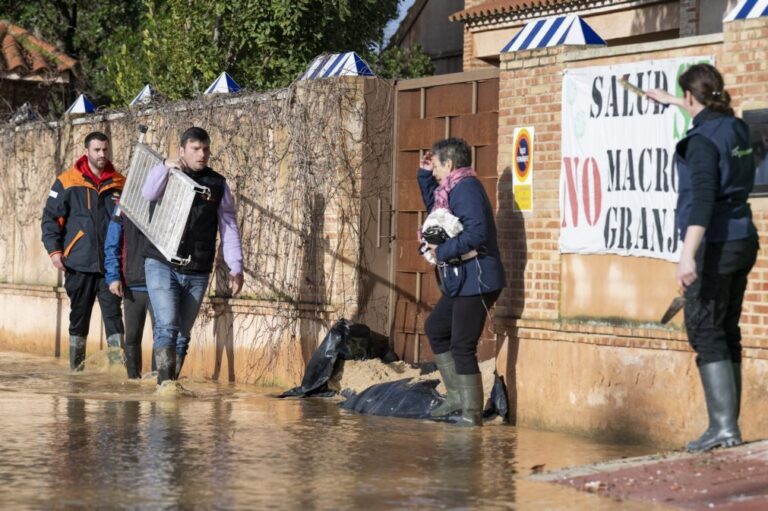 Um morto e mais de 80 feridos na Catalunha por 
