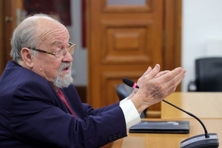 Ex-presidente da Liga dos Bombeiros considera que Estado falhou na modernização do INEM