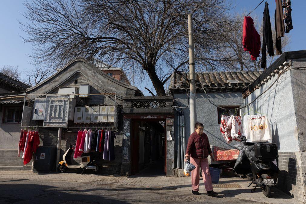 Preços da habitação nova caem na China pelo 32.º mês consecutivo