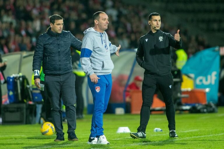 Petit confiante na vitória frente ao Alverca para Santa Clara fazer o 