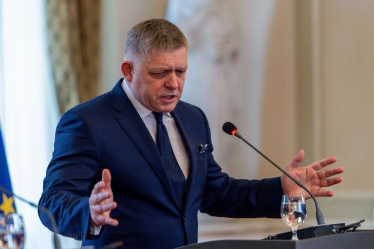 PM eslovaco anuncia suspensão do fornecimento de energia elétrica de emergência à Ucrânia
