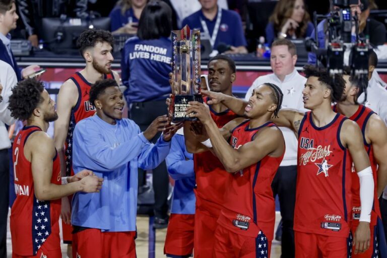 Jovens batem veteranos dos EUA em fiinal do All Star Game da NBA sem o 'Mundo'