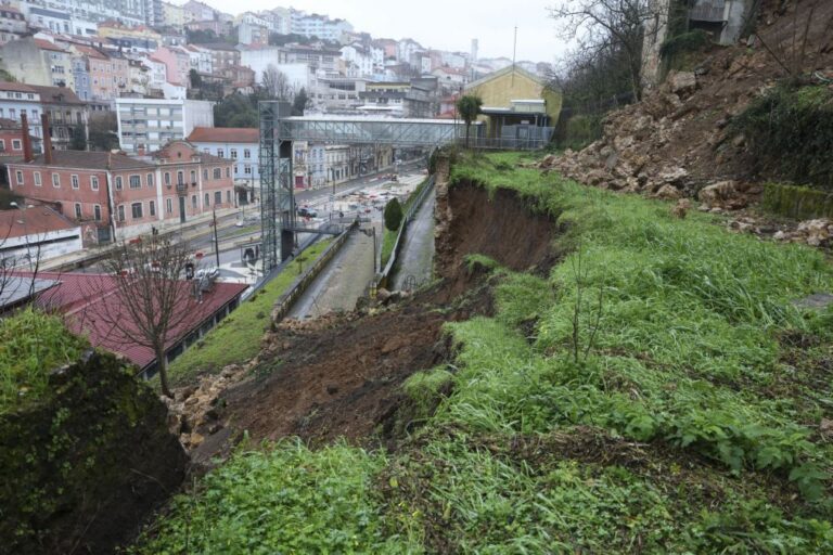 Vento forte coloca oito distritos do norte e centro sob aviso amarelo
