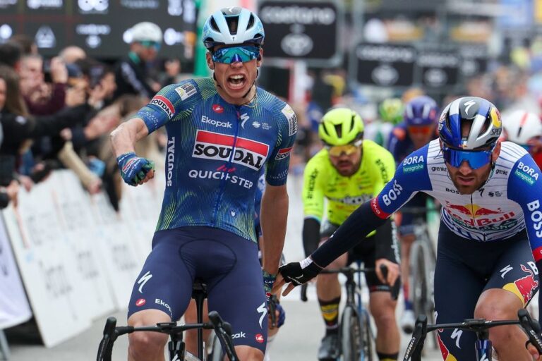 Volta ao Algarve: Francês Paul Magnier vence etapa inaugural e é o primeiro líder