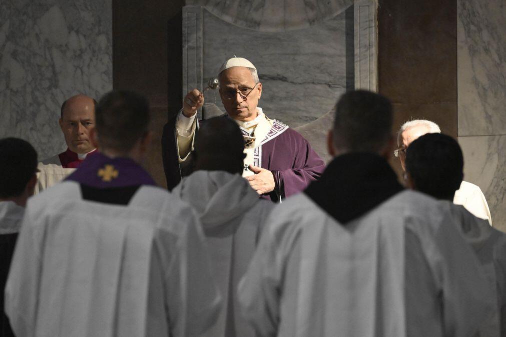 Papa inicia Quaresma com alerta sobre “estruturas de pecado” em “mundo a arder”