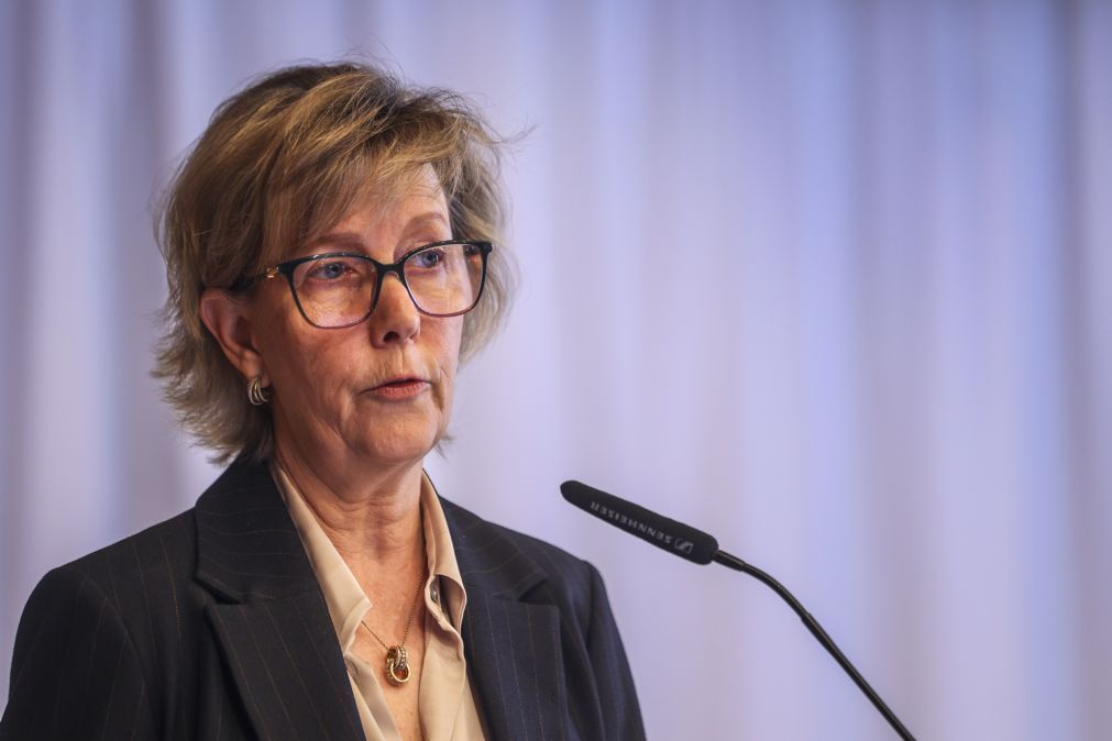 Maria Luís Albuquerque defende reforço das pensões complementares