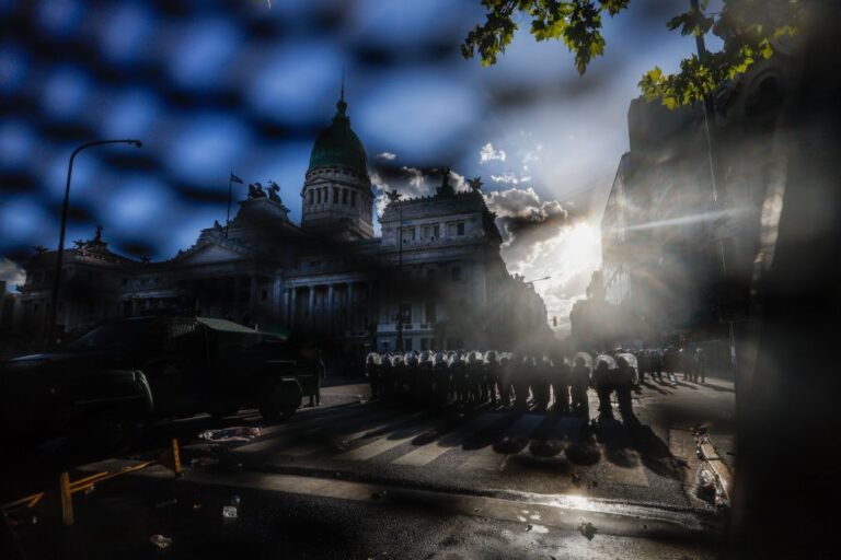 Câmara baixa do parlamento da Argentina aprova reforma laboral