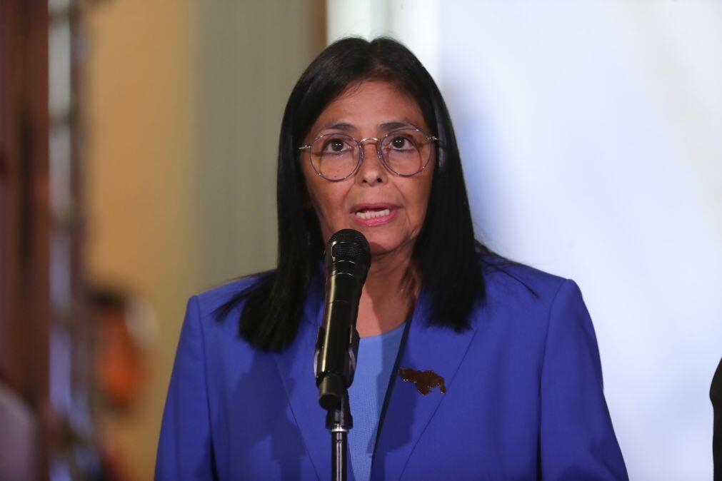 Kallas vai propor levantamento de sanções da UE contra a Presidente interina da Venezuela