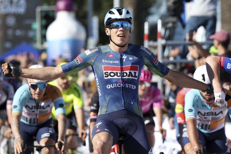 Paul Magnier 'bisa' na quarta etapa e Ayuso segue na liderança da Volta ao Algarve