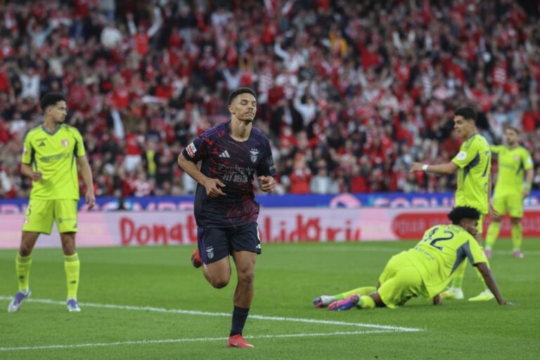 Benfica estreia camisola inspirada no futebol de rua e arte urbana