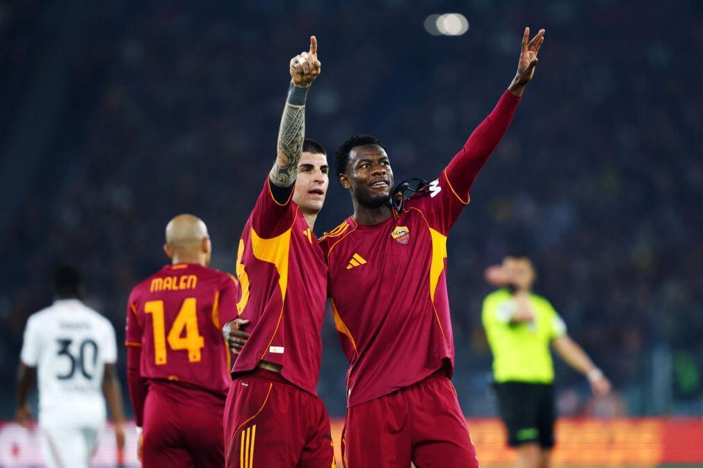 Roma vence e ‘cola-se’ ao Nápoles com o pódio da Liga italiana na mira