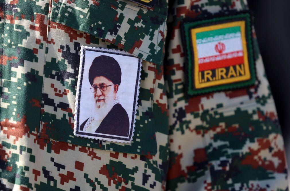 ‘Media’ israelitas noticiam que guia supremo iraniano “Khamenei está morto”