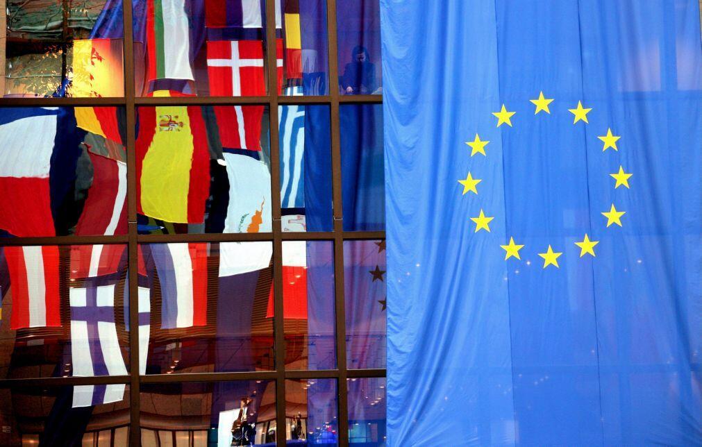 Líderes europeus sem Portugal reúnem-se para discutir crescimento económico