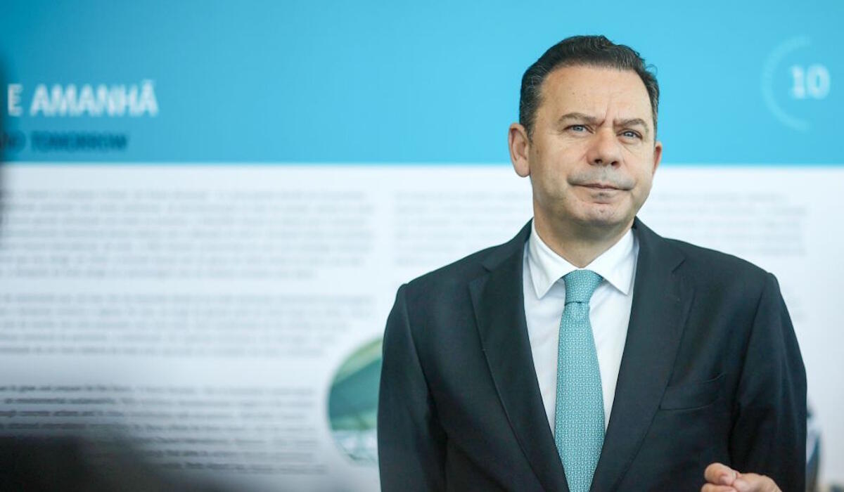 Luís Montenegro nega ocultação e revela 13 clientes da Spinumviva