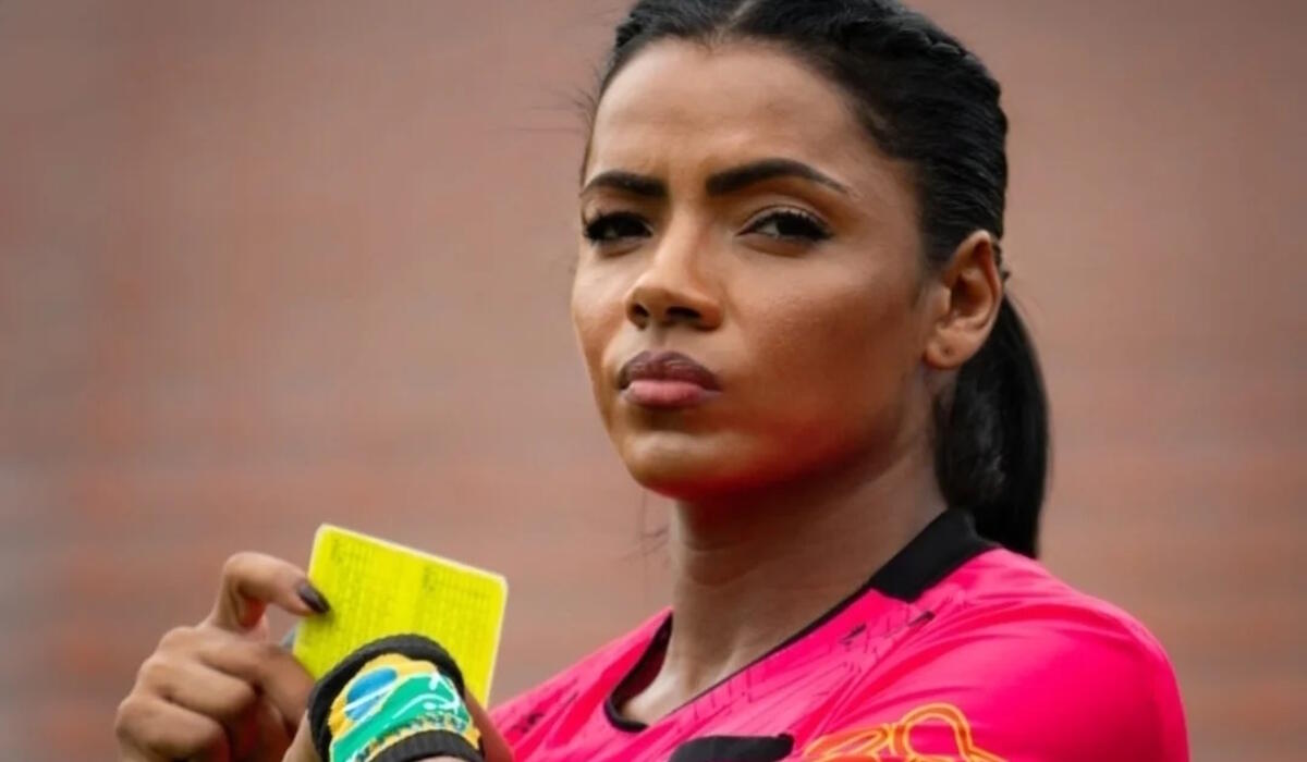Ingrede Santos: A árbitra que trocou o atletismo pelo apito da CBF