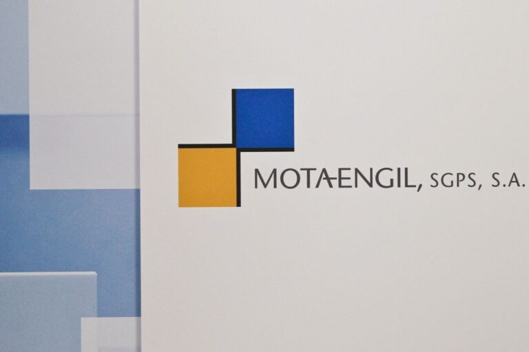 Lucro da Mota-Engil sobre 9% para 133 milhões de euros em 2025