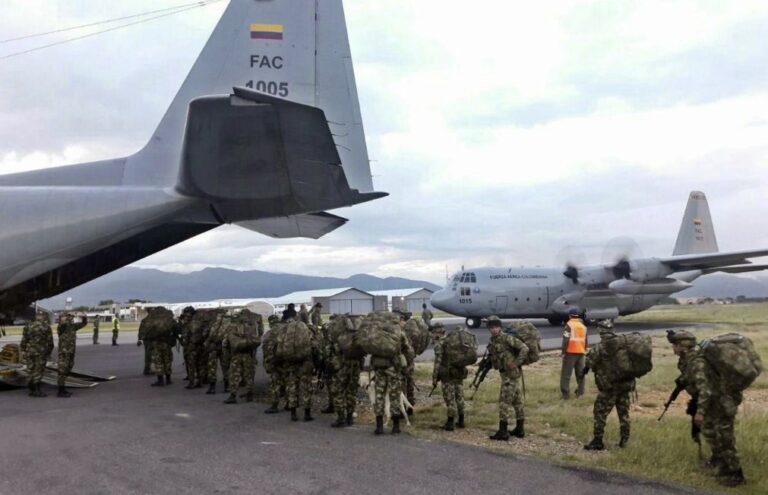 Pelo menos 80 mortos em queda de avião militar colombiano 