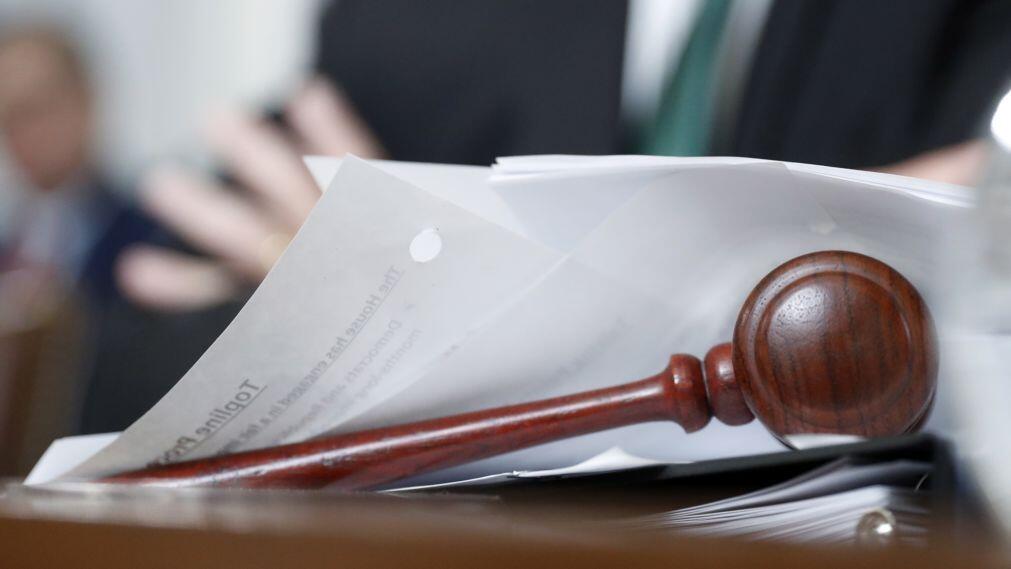 Tribunal adia para maio decisão sobre uso de moradas falsas para legalizar imigrantes