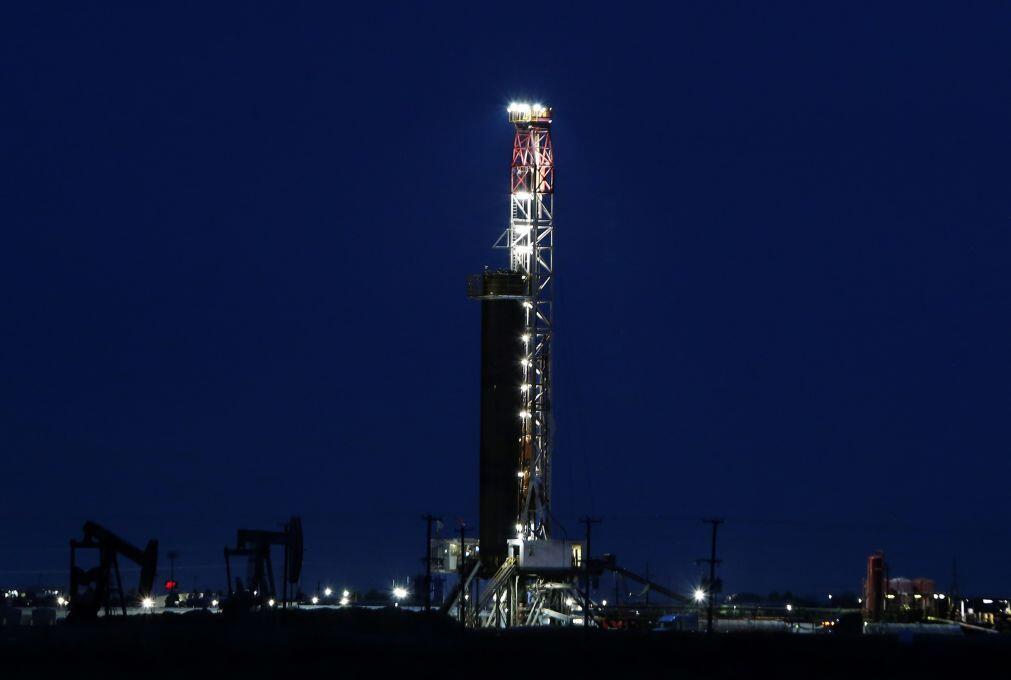 Irão: Brent sobe 5% e ultrapassa os 107 dólares