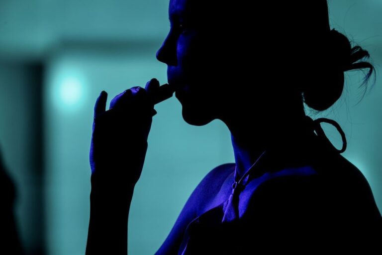 Macau quer proibir posse e consumo de cigarros eletrónicos