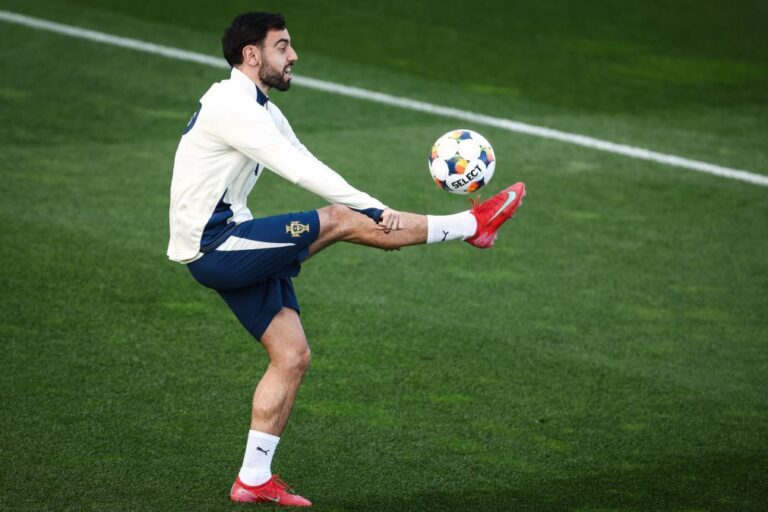 Mundial2026: 'Capitão' Bruno Fernandes diz que é positivo Portugal ser apontado com favorito